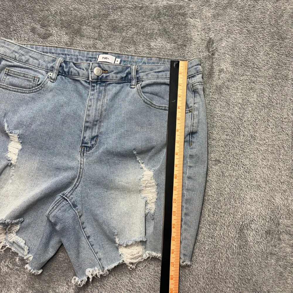 Rue21‎ Denim Shorts Women 18 Blue Good Distressed High Rise Frayed Hem 358